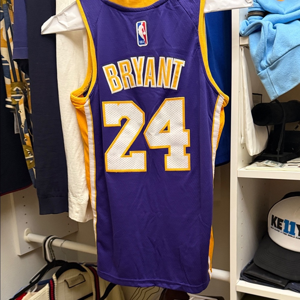 Youth Kobe Bryant jersey small